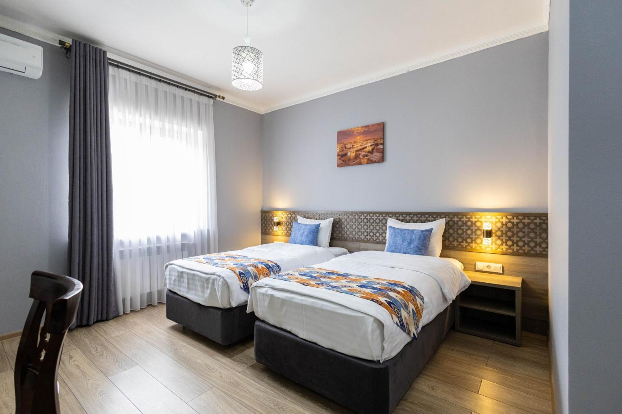 Khan Hotel Samarkand Esterno foto