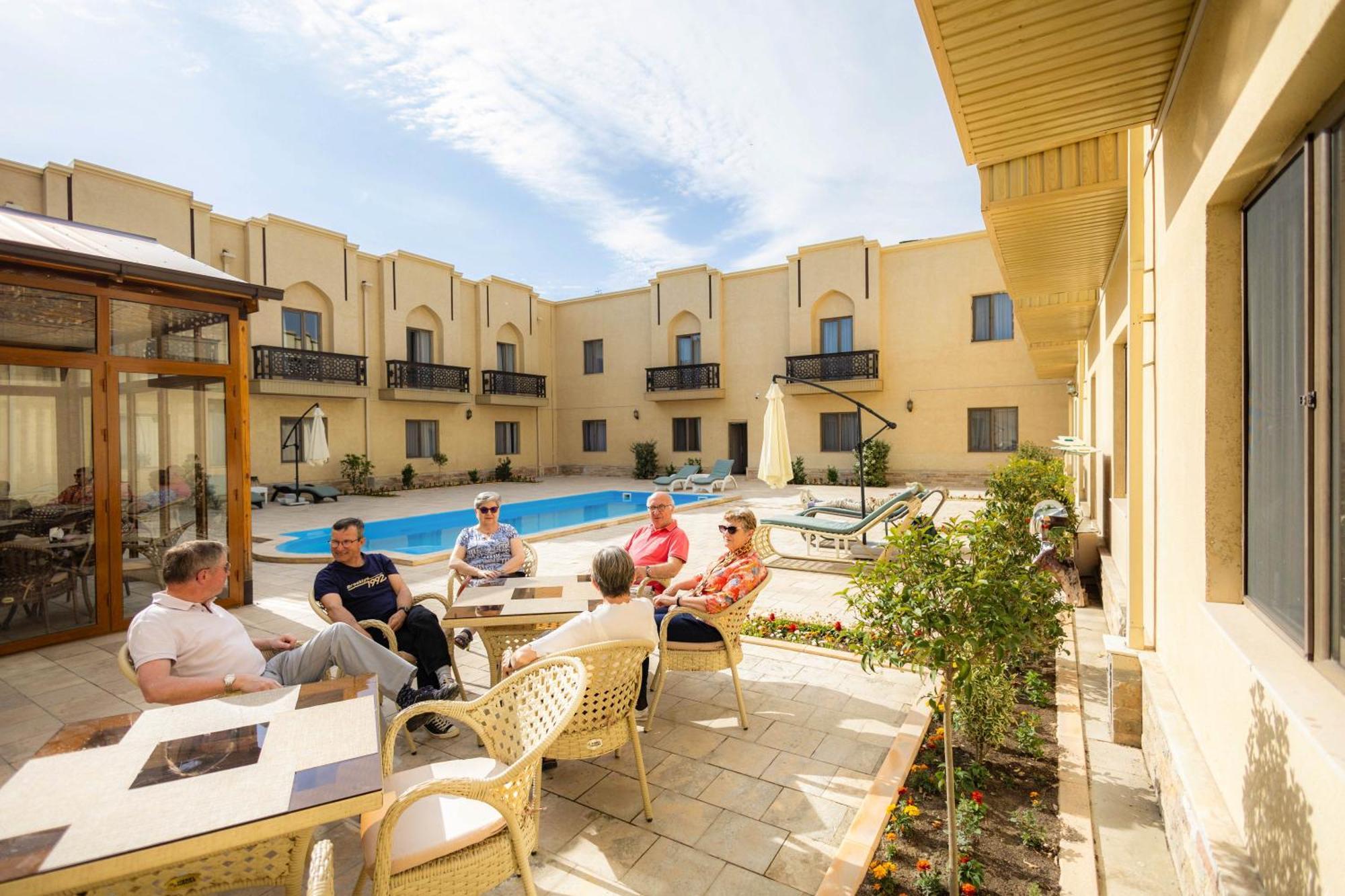 Khan Hotel Samarkand Esterno foto